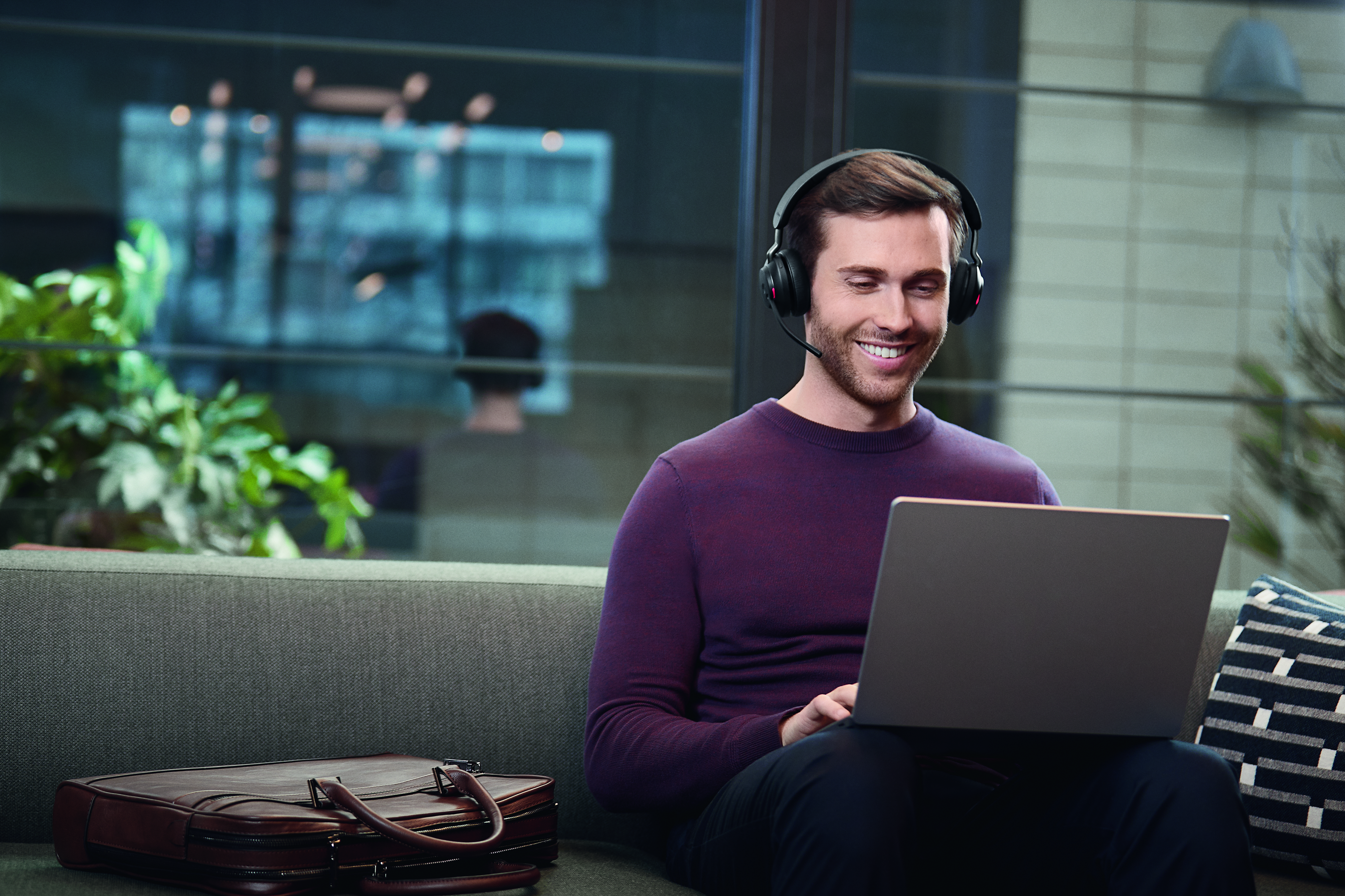 Jabra Evolve2 65 - USB-С MS Teams Stereo with Charging Stand