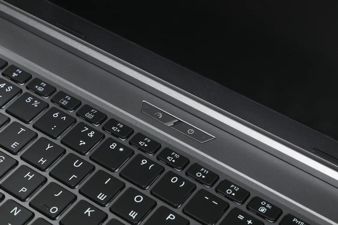Maibenben Typhoon X16C-i73756 (X16C-i737560FFDLG4E10)