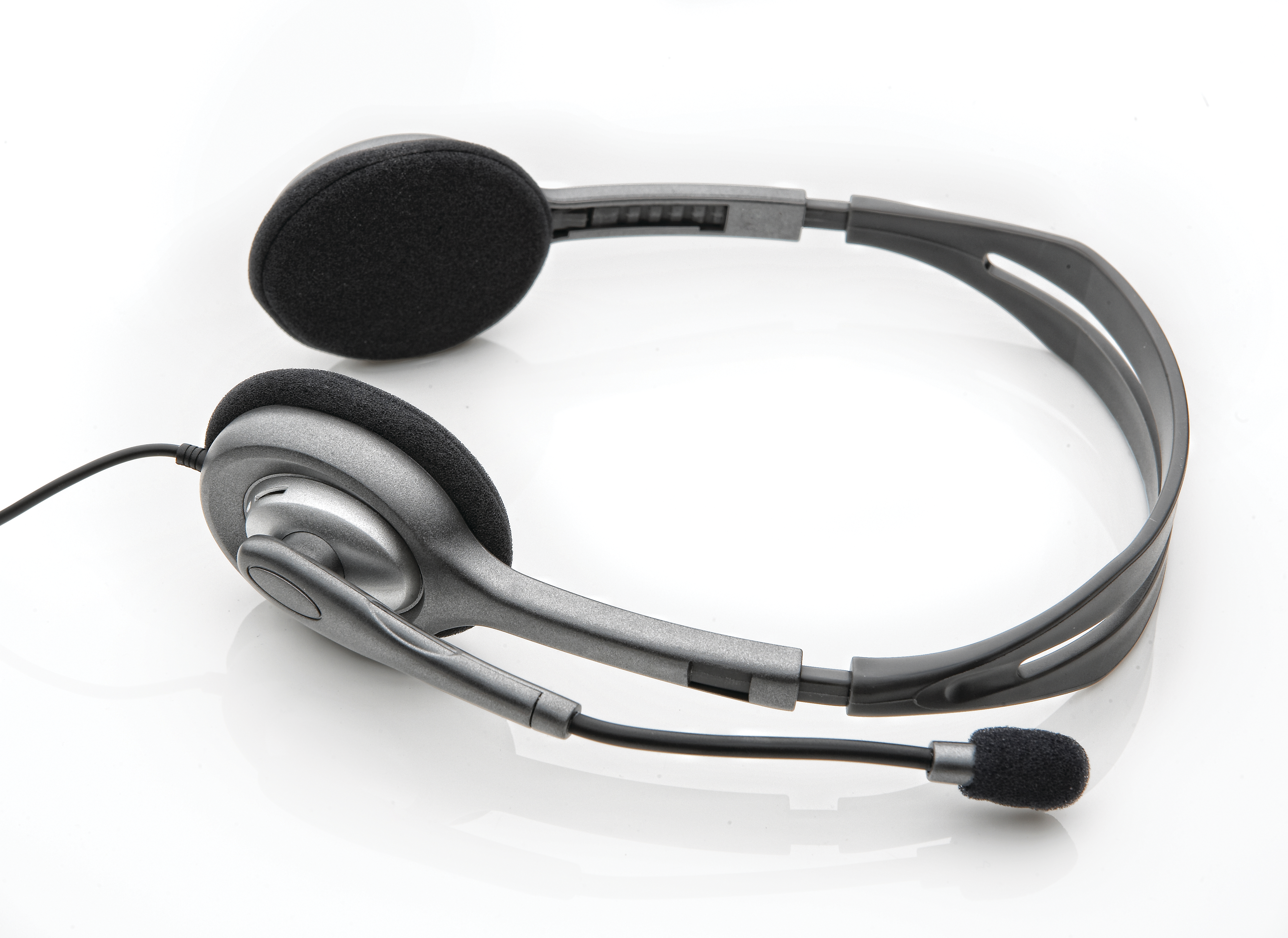Logitech H111