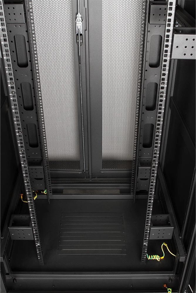 Шкаф 19" Шкаф 19 Business, 42U 800x1200, черный, передняя дв. перфорир., задняя дв. распашная перфорир. LANMASTER арт. TWT-CBB-42U-8x12-P1