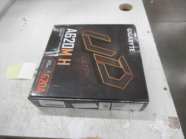 Материнская плата GIGABYTE A620M H, AM5, A620, 2*DDR5, 4*SATA, 1*M.2, 2*USB 3.2, 4*USB 2.0, Type-C, 1*PCIx16, 1*PCIx1, DP+HDMI, mATX
